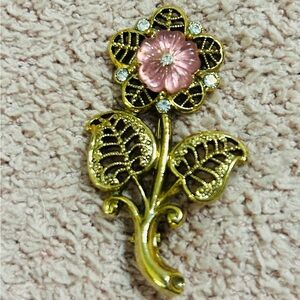 Vintage Gold-Tone Filagree-design Flower Brooch
